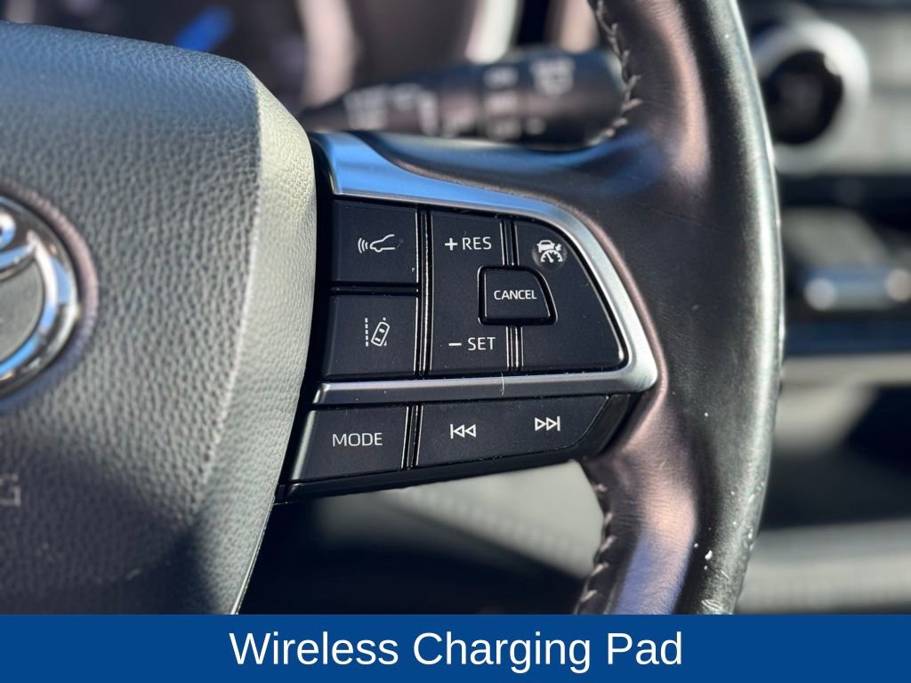 Used 2021 Toyota Highlander XLE image 12