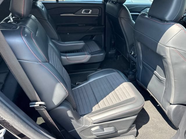 Certified 2025 Ford Explorer ST-Line AWD/4WD image 17
