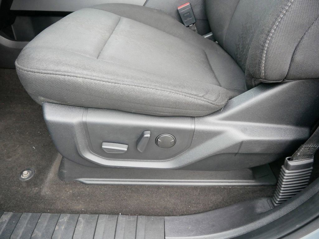 Certified 2022 Ford Explorer XLT w/ Equipment Group 202A image 35