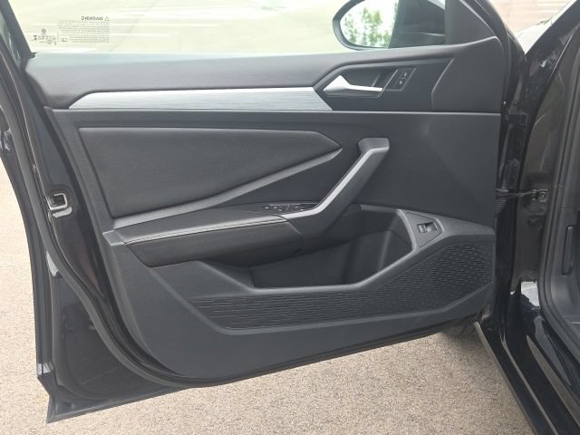 Used 2025 Volkswagen Jetta S FWD image 18