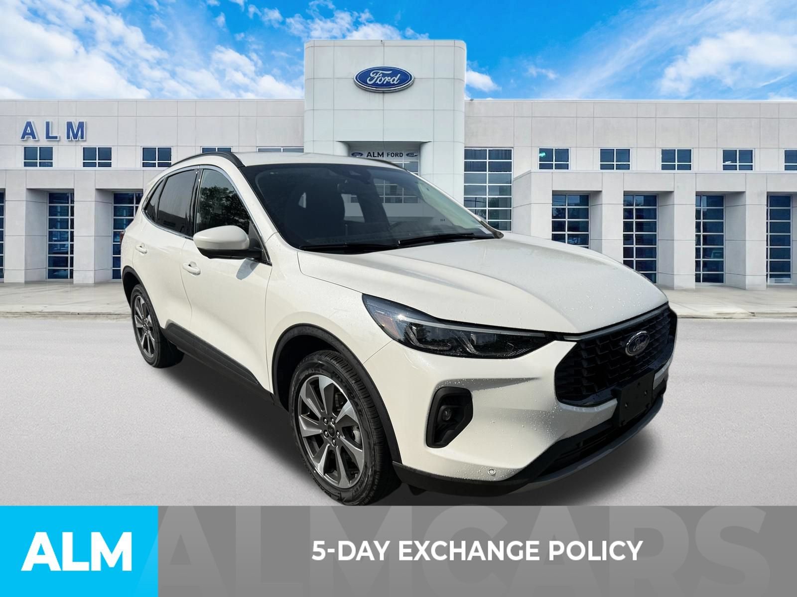 Certified 2024 Ford Escape Platinum AWD/4WD image 3