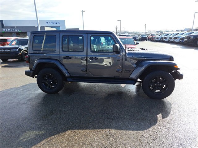Used 2022 Jeep Wrangler Unlimited Sahara image 6