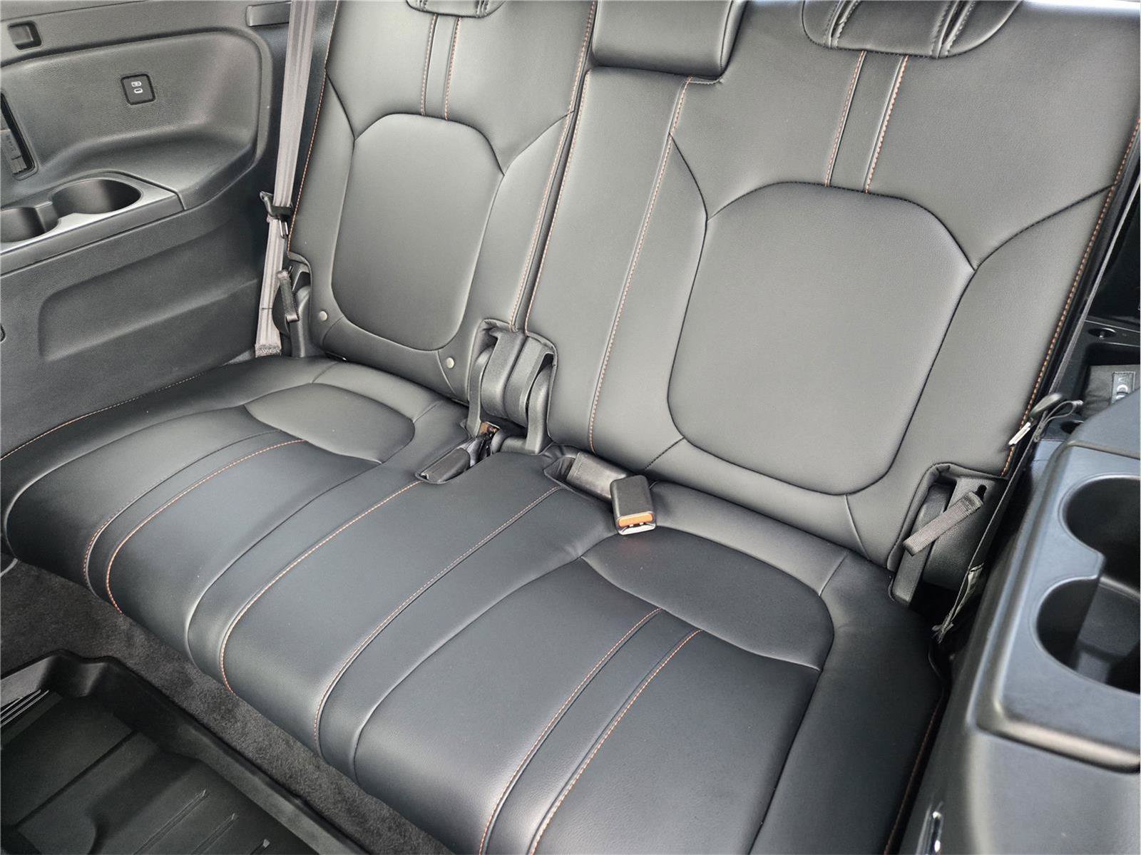 Used 2025 Honda Pilot TrailSport image 29