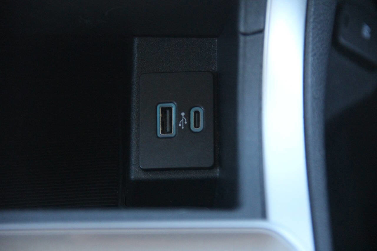 Certified 2024 Ford Edge SEL image 21