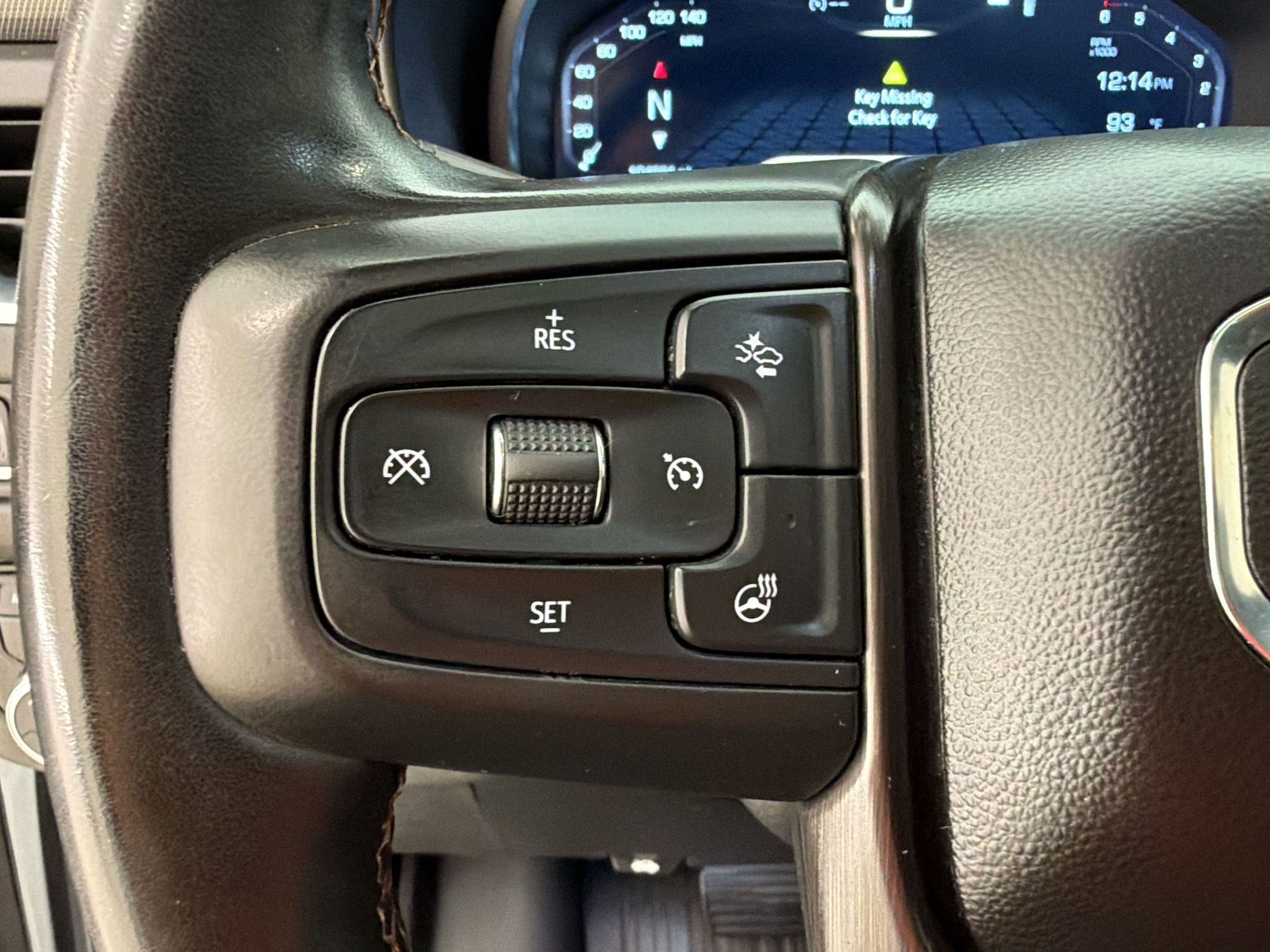 Used 2023 GMC Yukon XL AT4 AWD/4WD image 17
