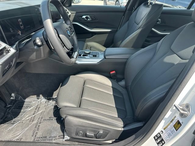 Used 2025 BMW 330i xDrive Sedan AWD/4WD image 19