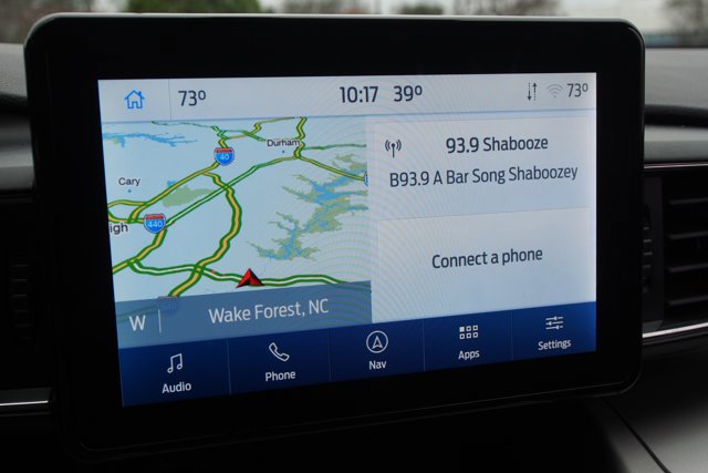 Certified 2022 Ford Explorer XLT w/ Equipment Group 202A image 32