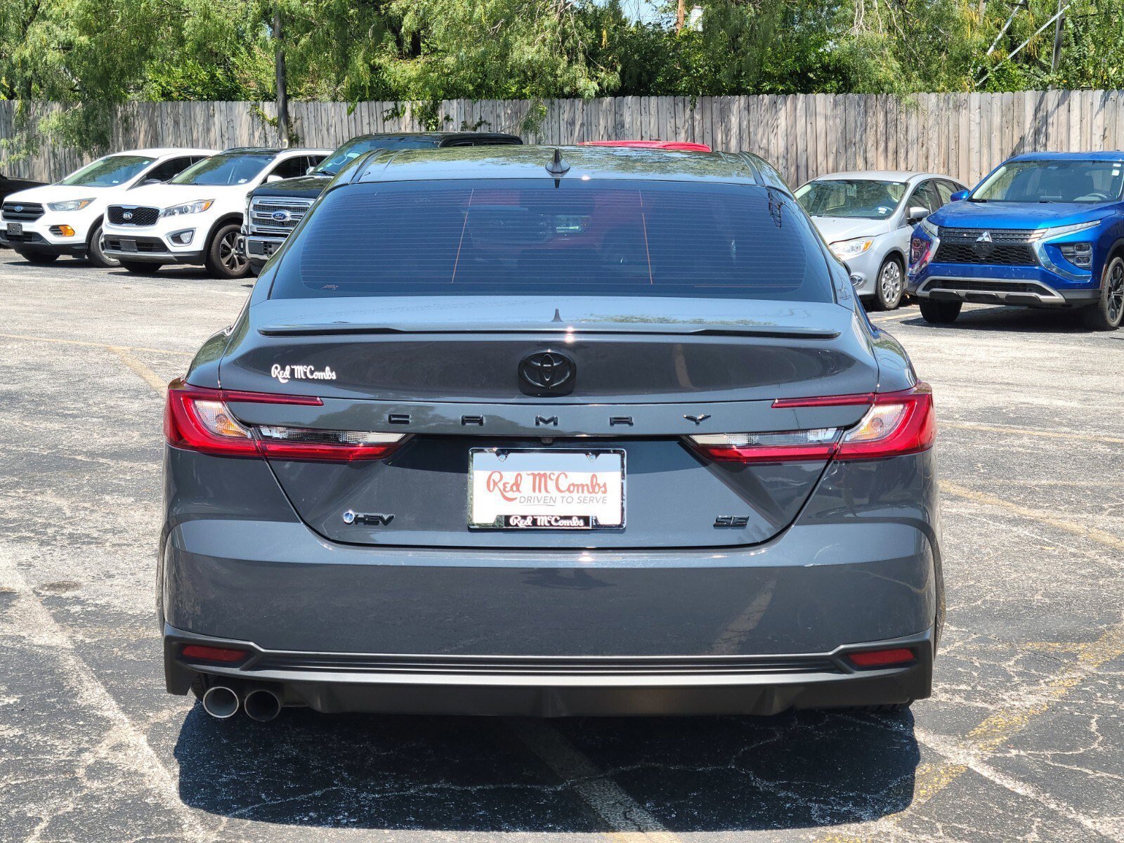 Used 2025 Toyota Camry SE image 4