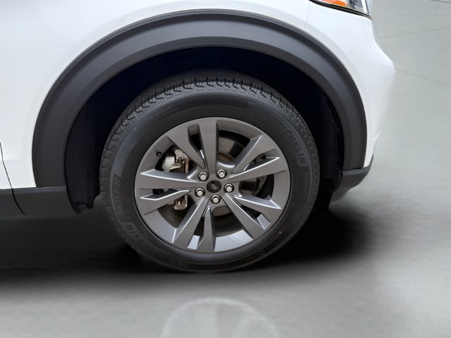 Certified 2023 Ford Explorer XLT w/ Equipment Group 202A AWD/4WD image 33