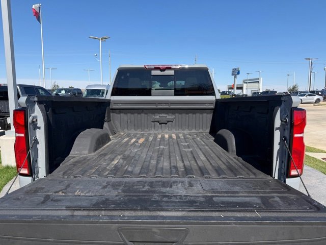 Used 2025 Chevrolet Silverado 2500 ZR2 w/ Technology Package image 7