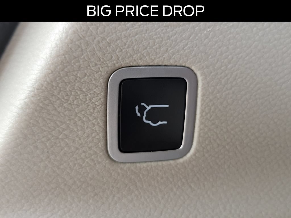 Used 2017 Chrysler Pacifica Touring-L FWD image 8