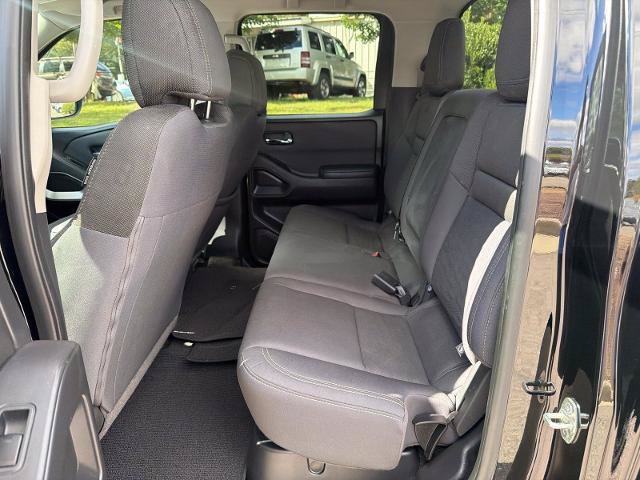 Used 2024 Nissan Frontier SV w/ Technology Package RWD image 7