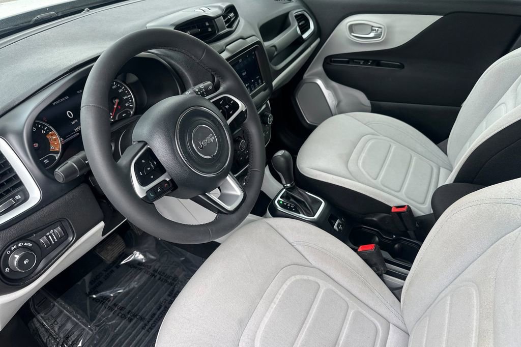 Used 2021 Jeep Renegade Latitude AWD/4WD image 12