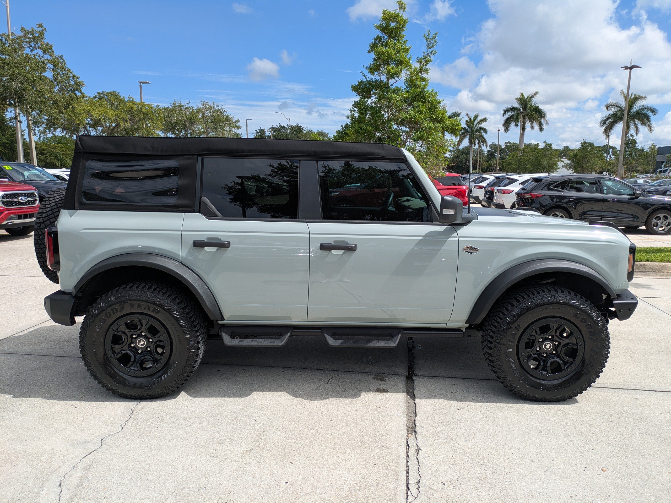 Certified 2024 Ford Bronco Wildtrak AWD/4WD image 3