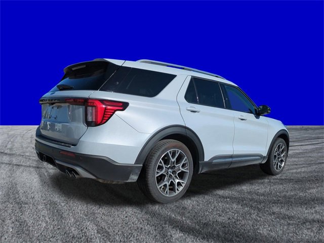 Certified 2025 Ford Explorer Platinum w/ Ultimate Package image 4