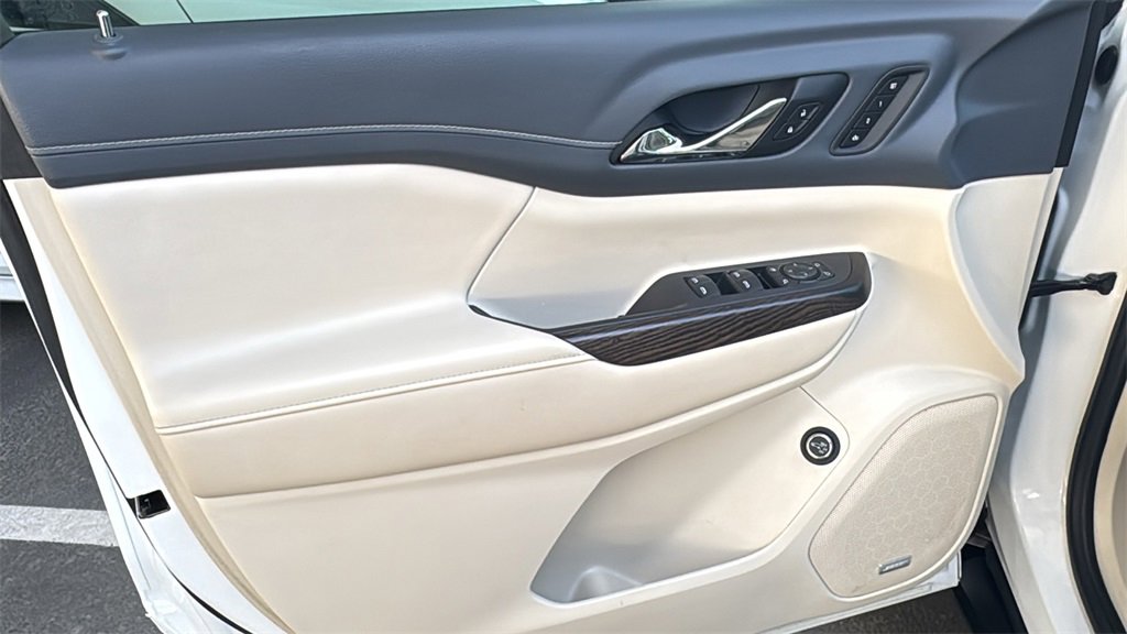 Used 2021 GMC Acadia Denali w/ Denali Technology Package image 19