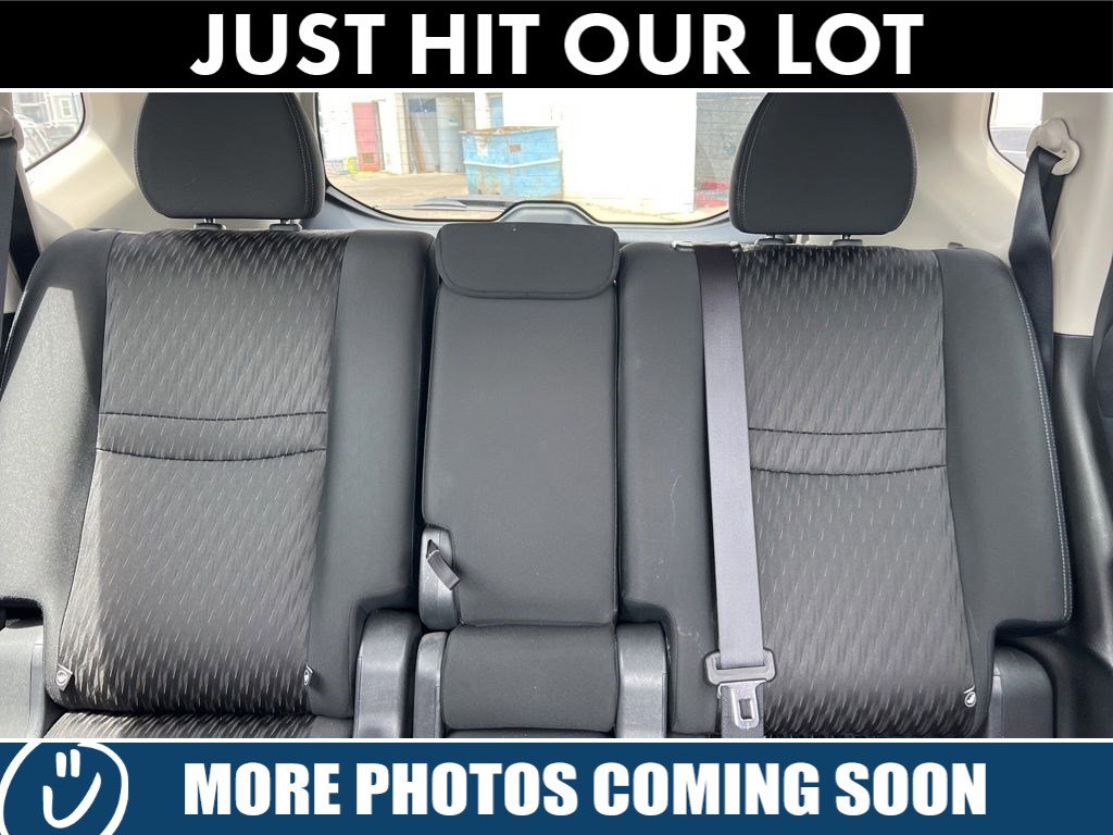 Used 2018 Nissan Rogue SV AWD/4WD image 9