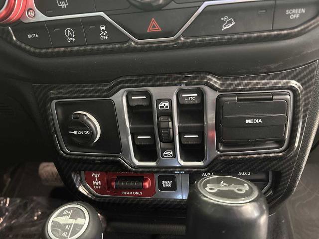 Used 2018 Jeep Wrangler Unlimited Rubicon w/ LED Lighting Group AWD/4WD image 33