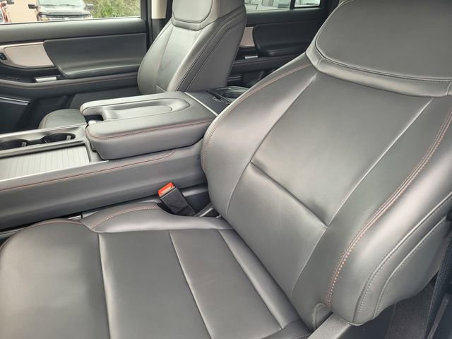 Certified 2025 Ford Expedition Active image 11