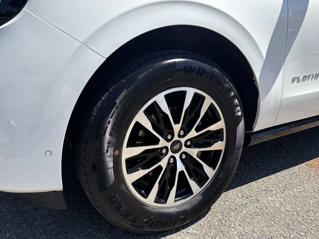 Certified 2025 Ford Expedition Platinum AWD/4WD image 10