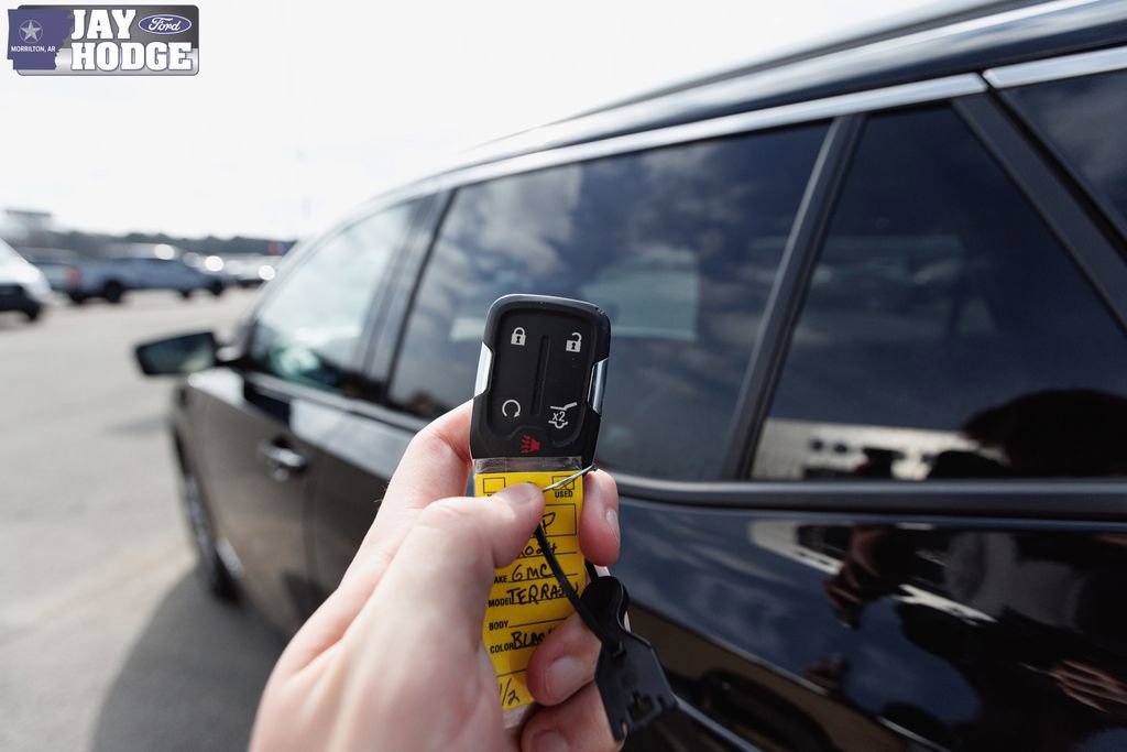 Used 2024 GMC Terrain SLT image 6