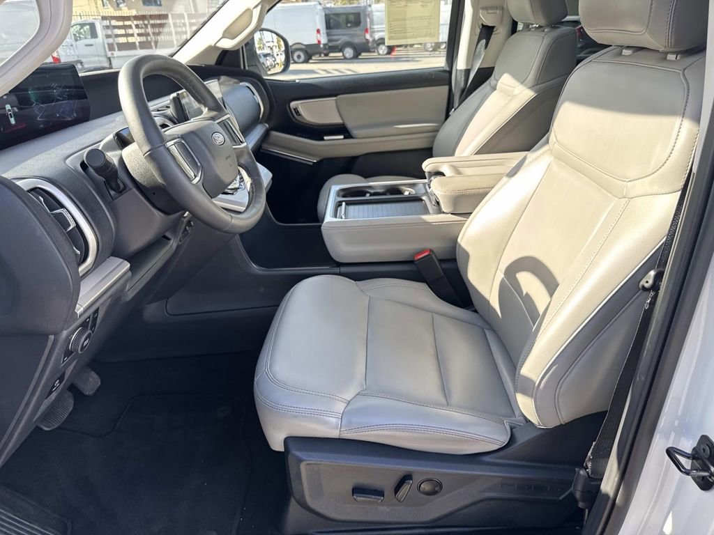 Certified 2025 Ford Expedition Active AWD/4WD image 21