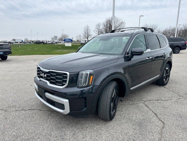 Used 2025 Kia Telluride S AWD/4WD image 3
