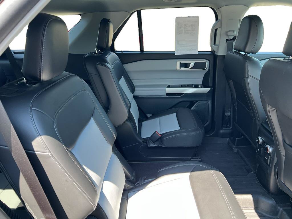 Certified 2024 Ford Explorer XLT w/ Equipment Group 202A AWD/4WD image 26