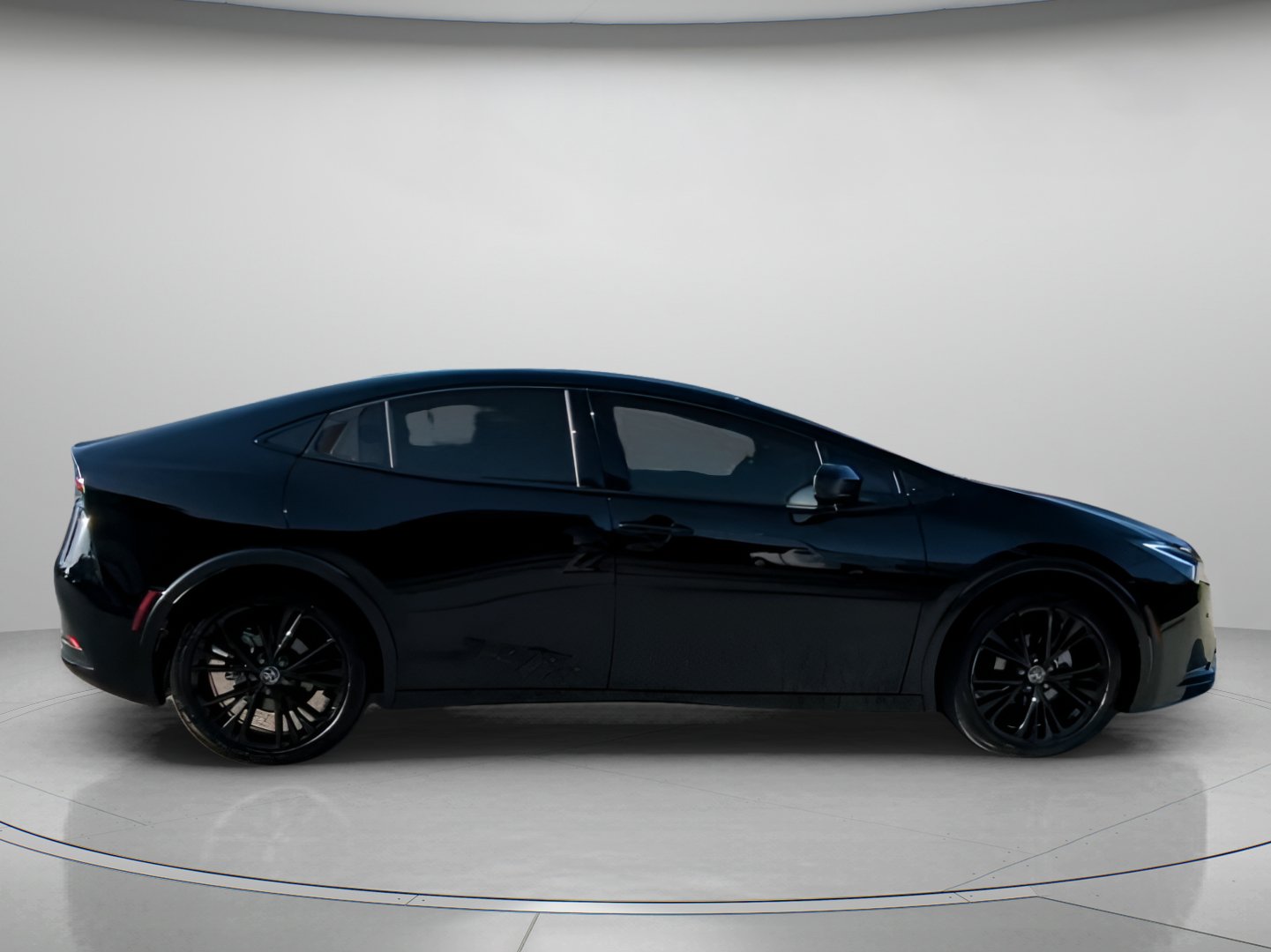 Used 2026 Toyota Prius FWD image 32