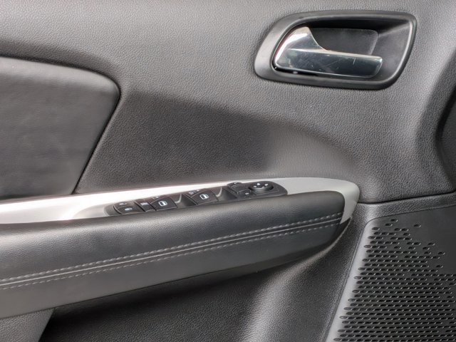 Used 2020 Dodge Journey SE w/ Blacktop Package image 12