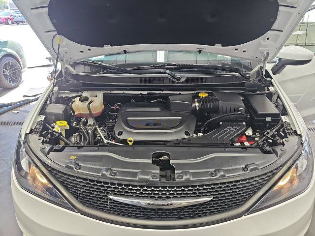 Used 2023 Chrysler Voyager LX FWD image 29