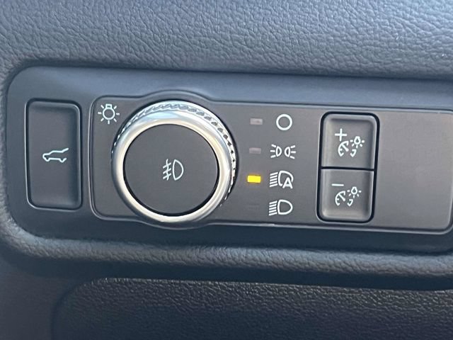Certified 2022 Ford Explorer XLT w/ Equipment Group 202A AWD/4WD image 34