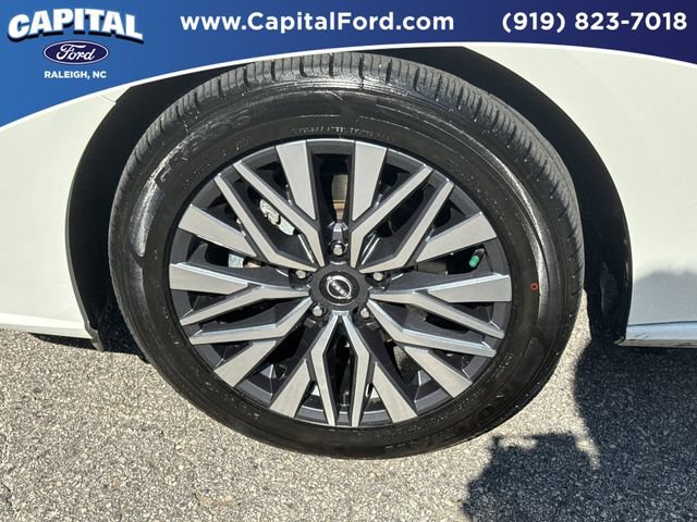 Used 2025 Nissan Altima 2.5 SV AWD/4WD image 13