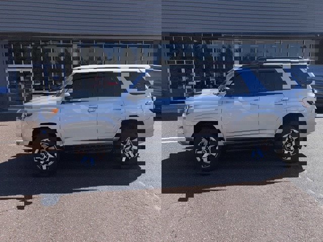 Used 2021 Toyota 4Runner TRD Off-Road image 2