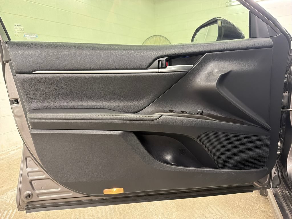 Used 2021 Toyota Camry XSE FWD image 17