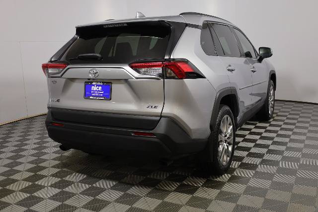 Used 2022 Toyota RAV4 XLE Premium AWD/4WD image 5