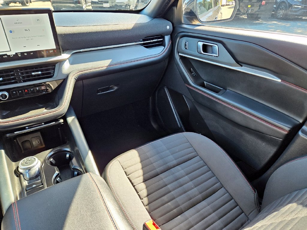 Certified 2025 Ford Explorer ST-Line AWD/4WD image 16