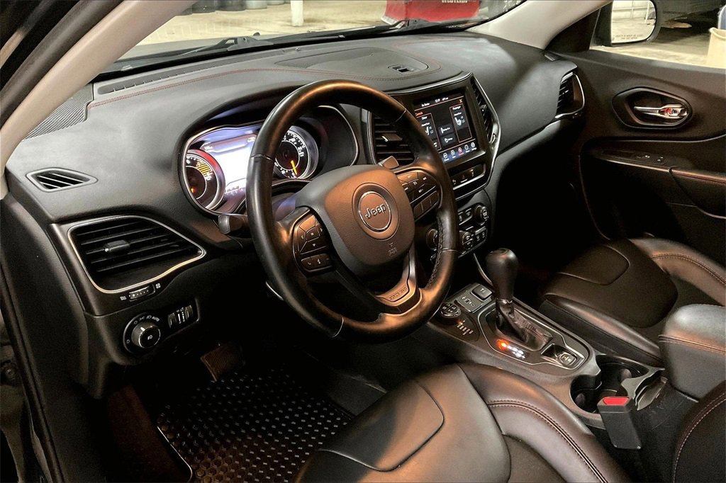 Used 2021 Jeep Cherokee Trailhawk w/ Trailer Tow Group image 13