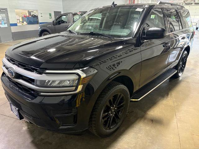 Certified 2022 Ford Expedition XLT w/ Equipment Group 202A AWD/4WD image 3