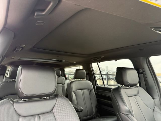 Used 2025 Jeep Wagoneer Series II w/ Convenience Group I image 14
