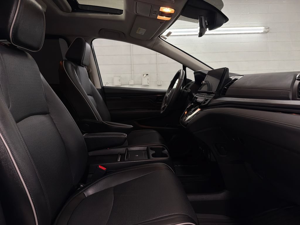 Used 2025 Honda Odyssey Elite image 30