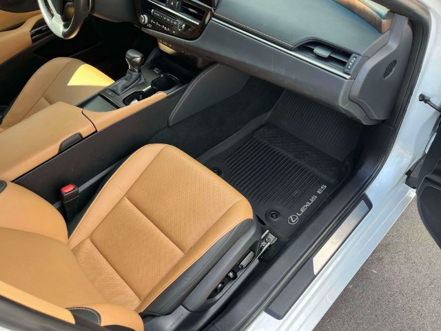 Used 2024 Lexus ES 350 w/ Premium Package FWD image 22
