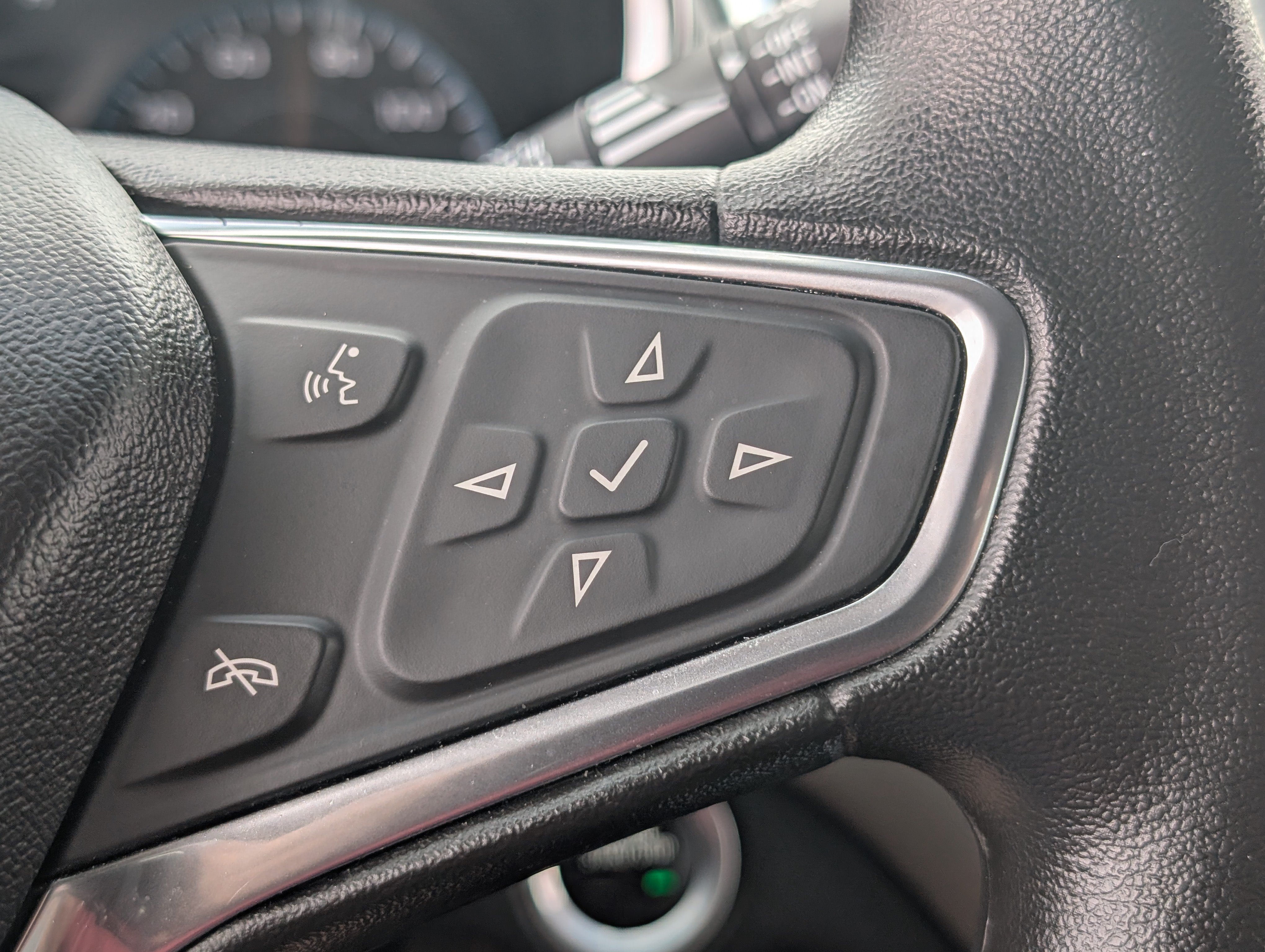 Used 2018 Chevrolet Equinox LS FWD image 20