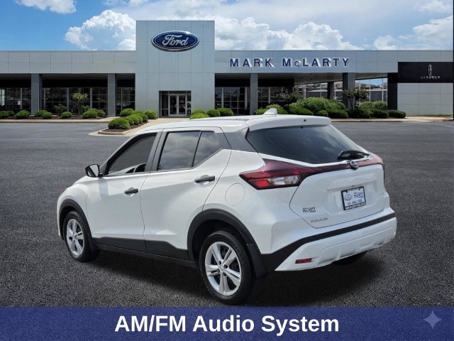 Used 2025 Nissan Kicks Play S FWD image 3