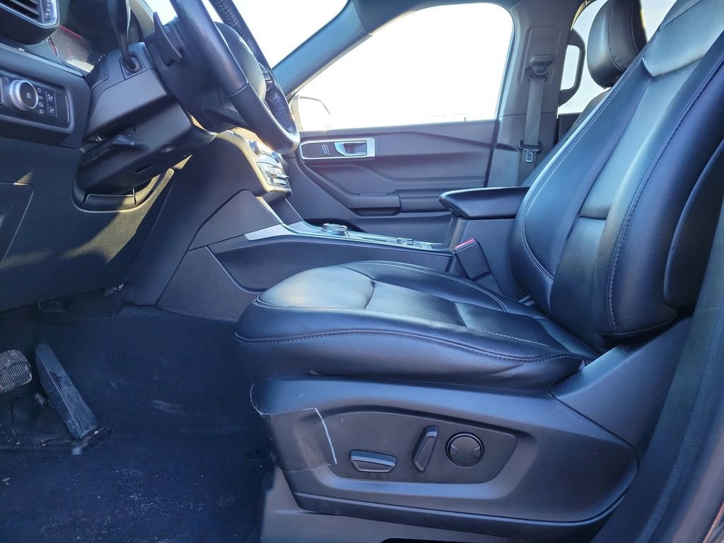 Certified 2020 Ford Explorer XLT w/ Equipment Group 202A image 17