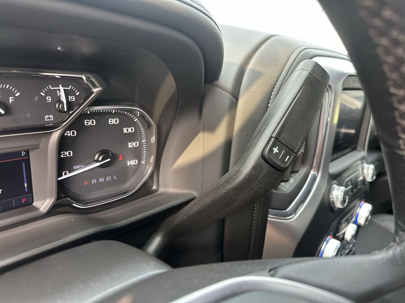 Used 2022 GMC Sierra 1500 SLT AWD/4WD image 29
