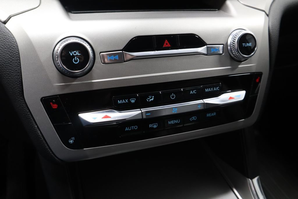 Certified 2022 Ford Explorer XLT w/ Equipment Group 202A image 35