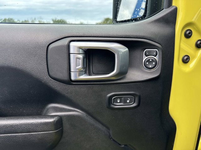 Used 2023 Jeep Wrangler Unlimited Sport AWD/4WD image 21