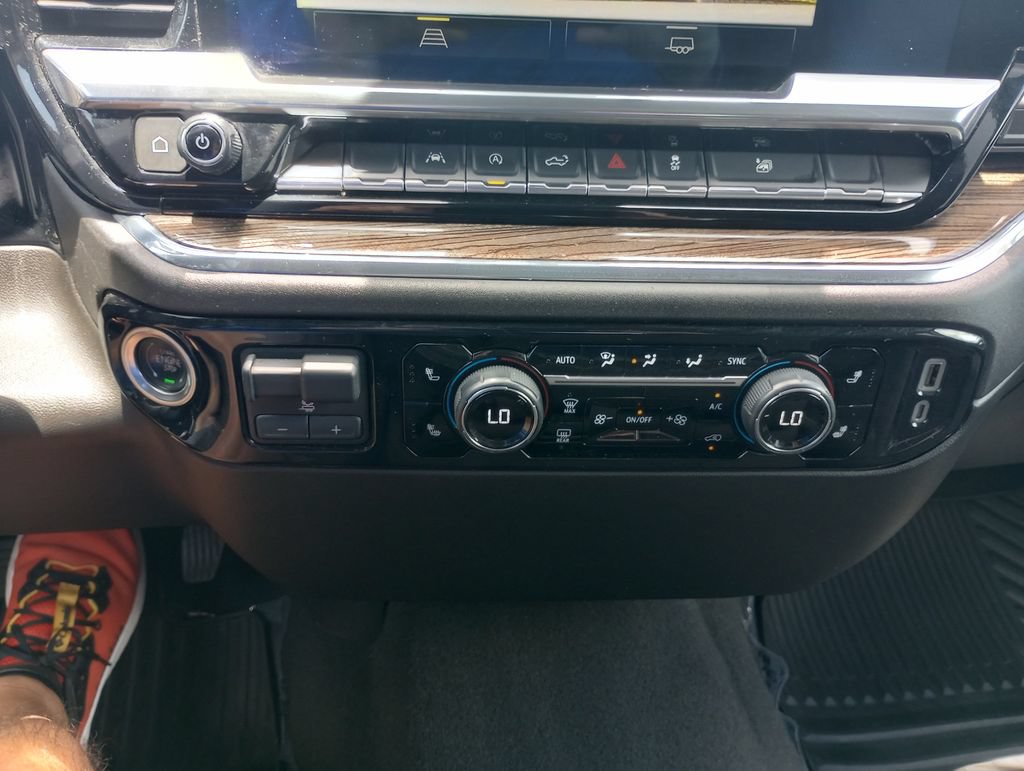 Used 2025 Chevrolet Silverado 1500 LT RWD image 23