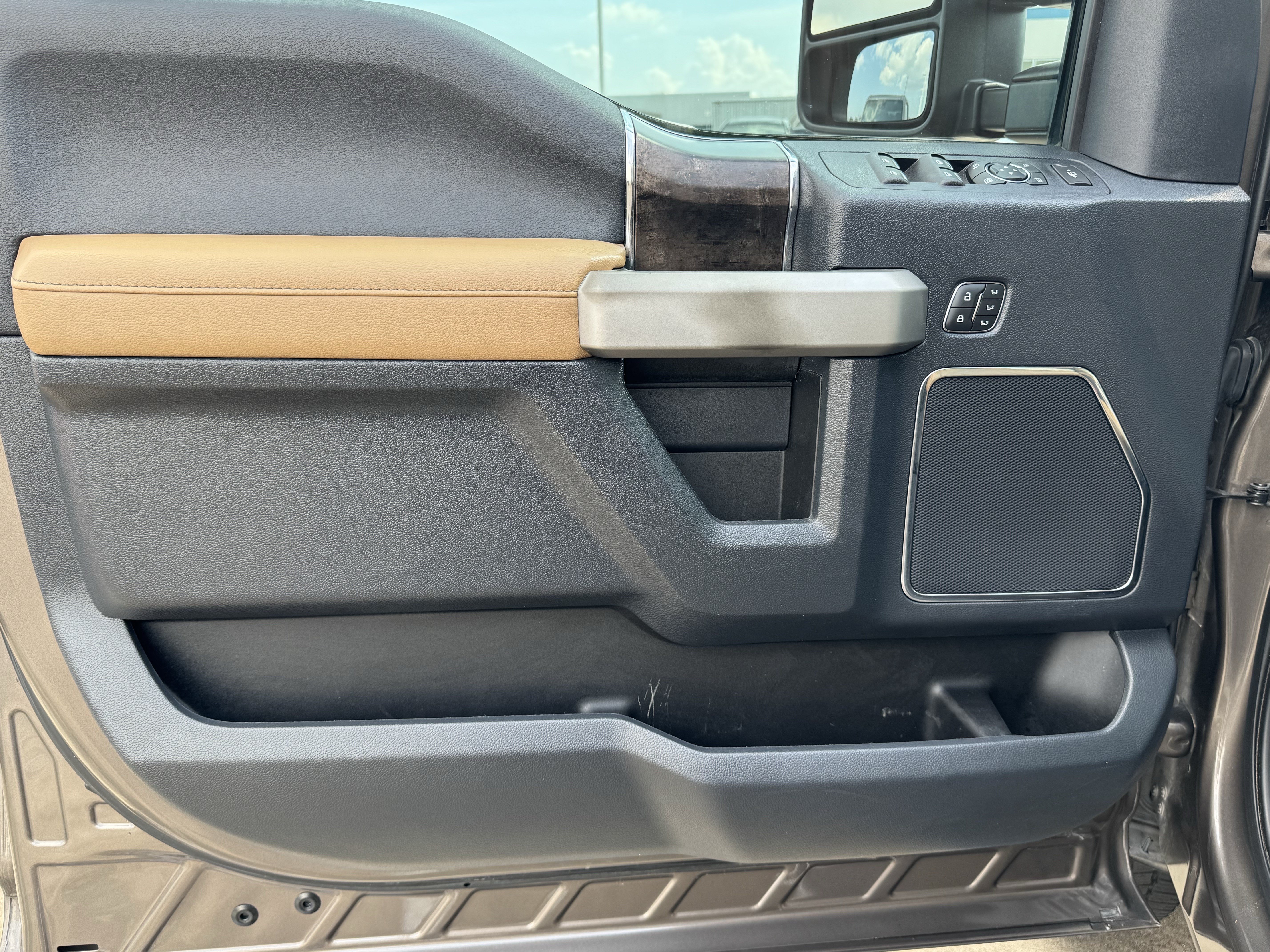 Certified 2022 Ford F250 Lariat w/ Lariat Ultimate Package AWD/4WD image 13